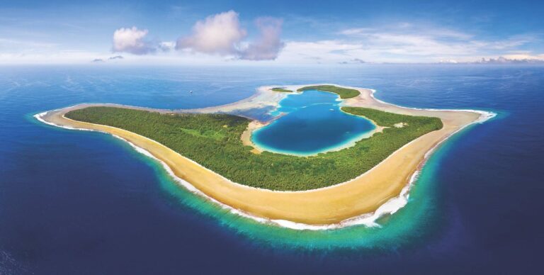 ¿Te gustaría conocer la “Isla de los daltónicos”?