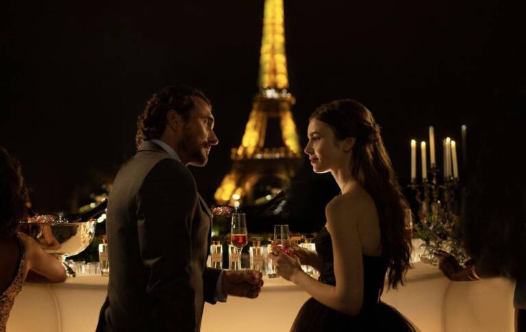 La ironía de amar la peor serie de 2020: 'Emily in Paris'
