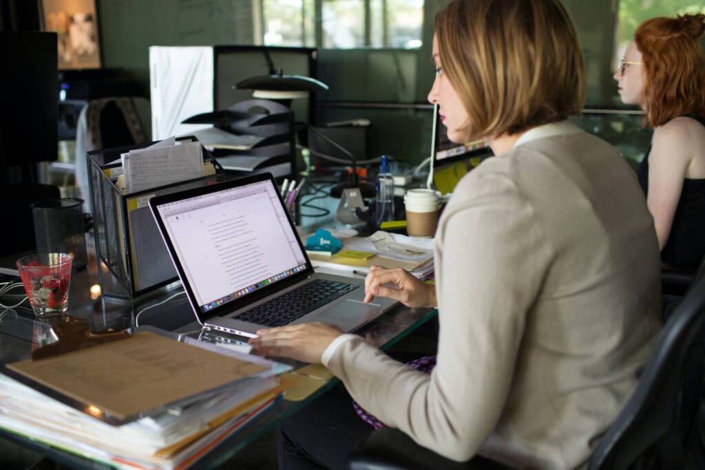 El Poder de la Redacción: Cultivando Comunidades Informadas
