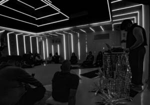 El espacio «liminal» de Robyn Lekker: crónica de un evento inmersivo